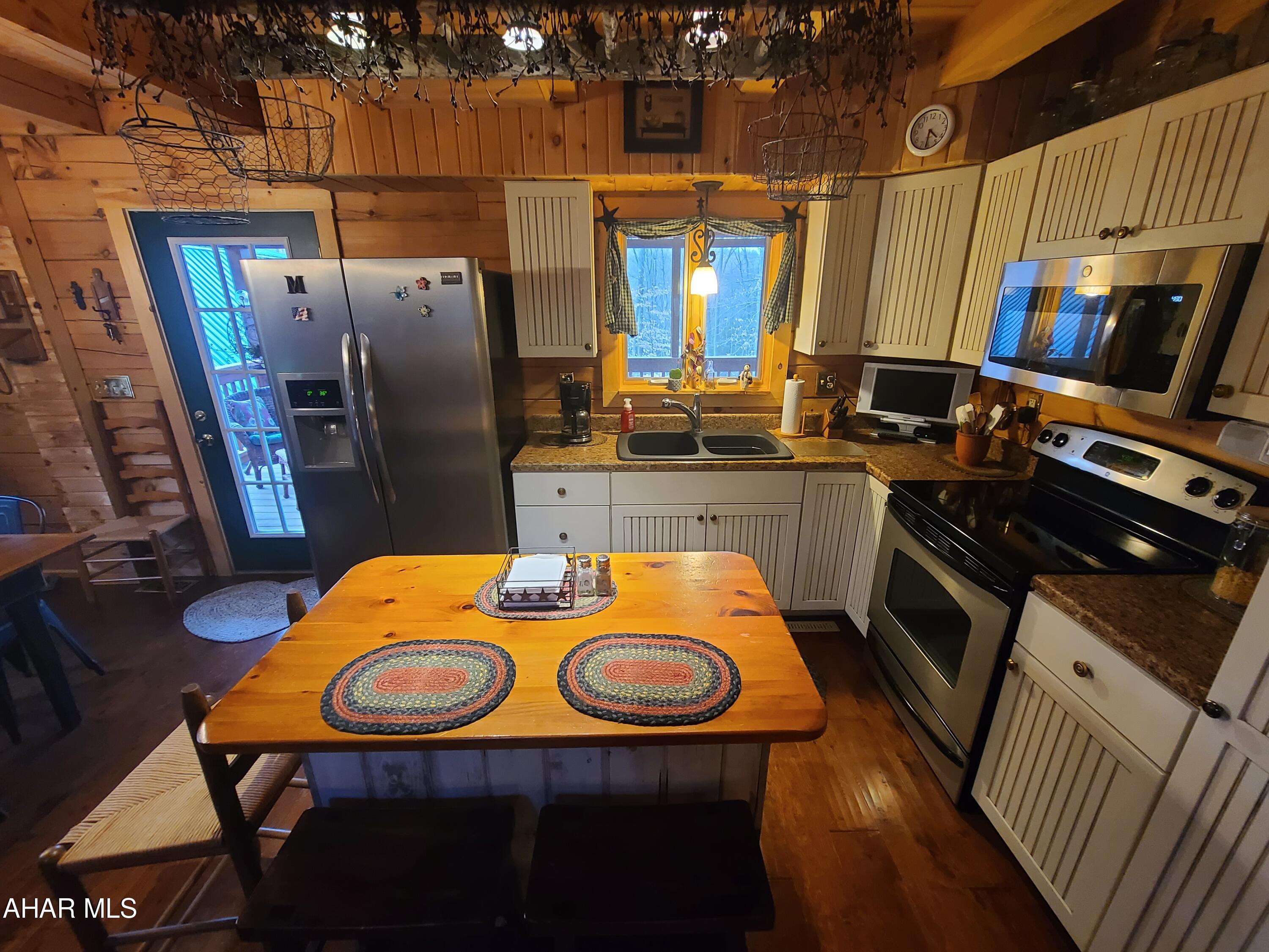 Glendale Yearound - Residential