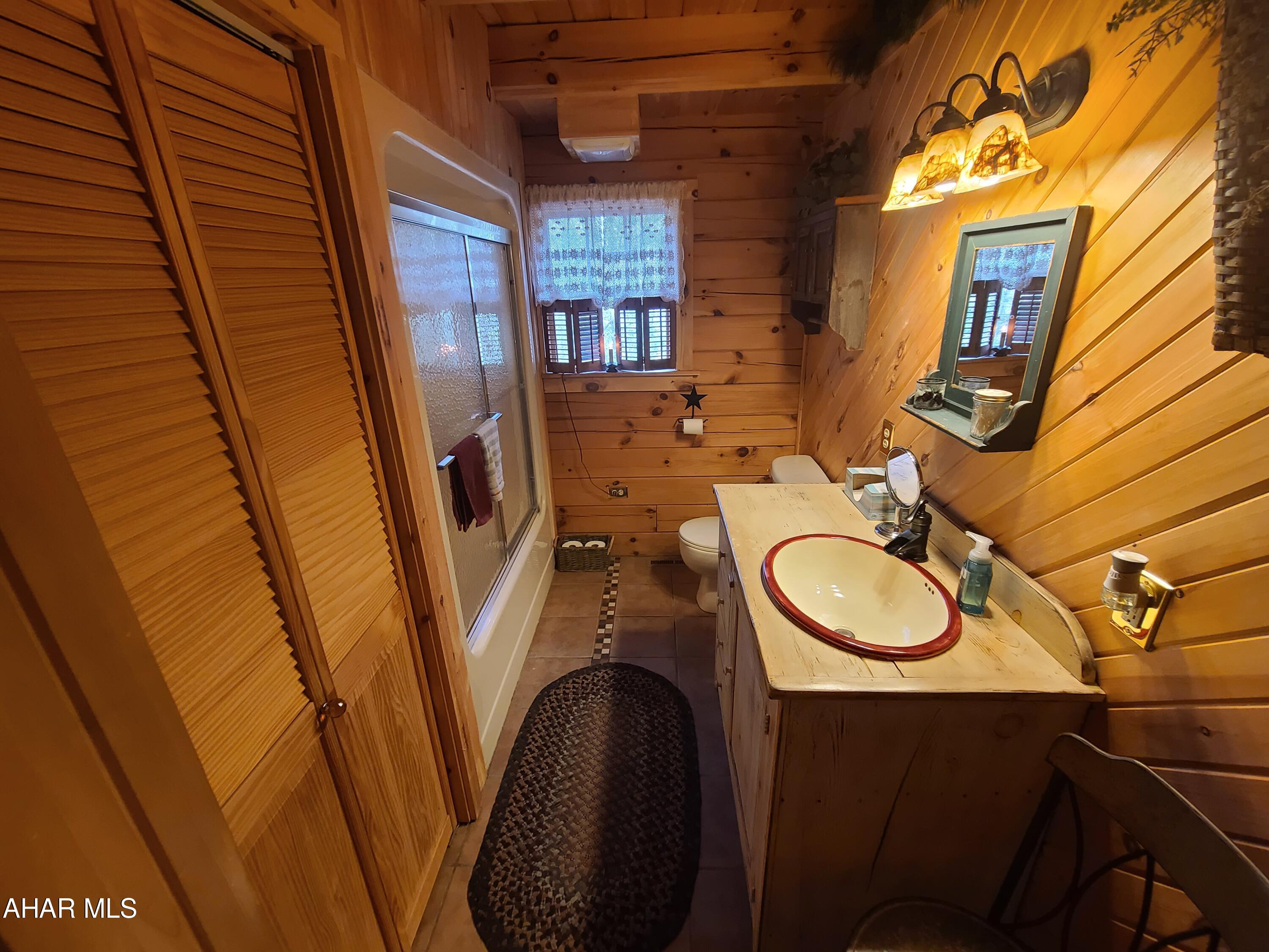 Glendale Yearound - Residential