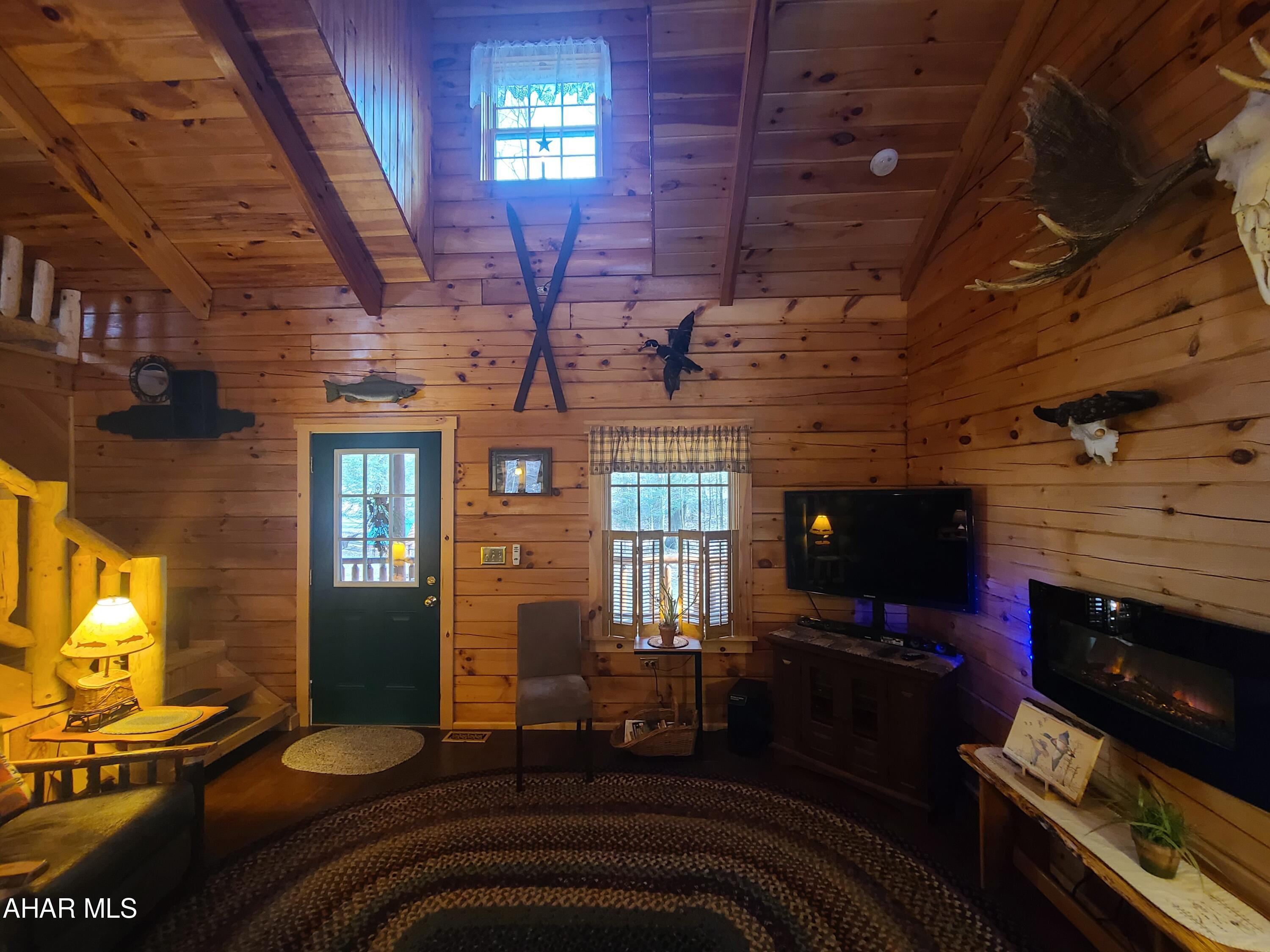 Glendale Yearound - Residential