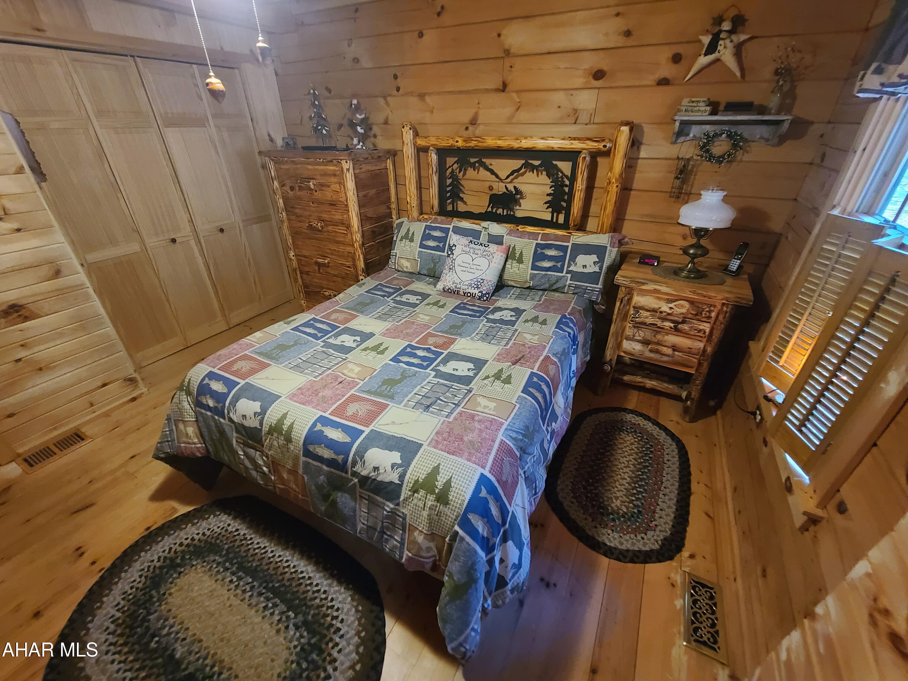 Glendale Yearound - Residential