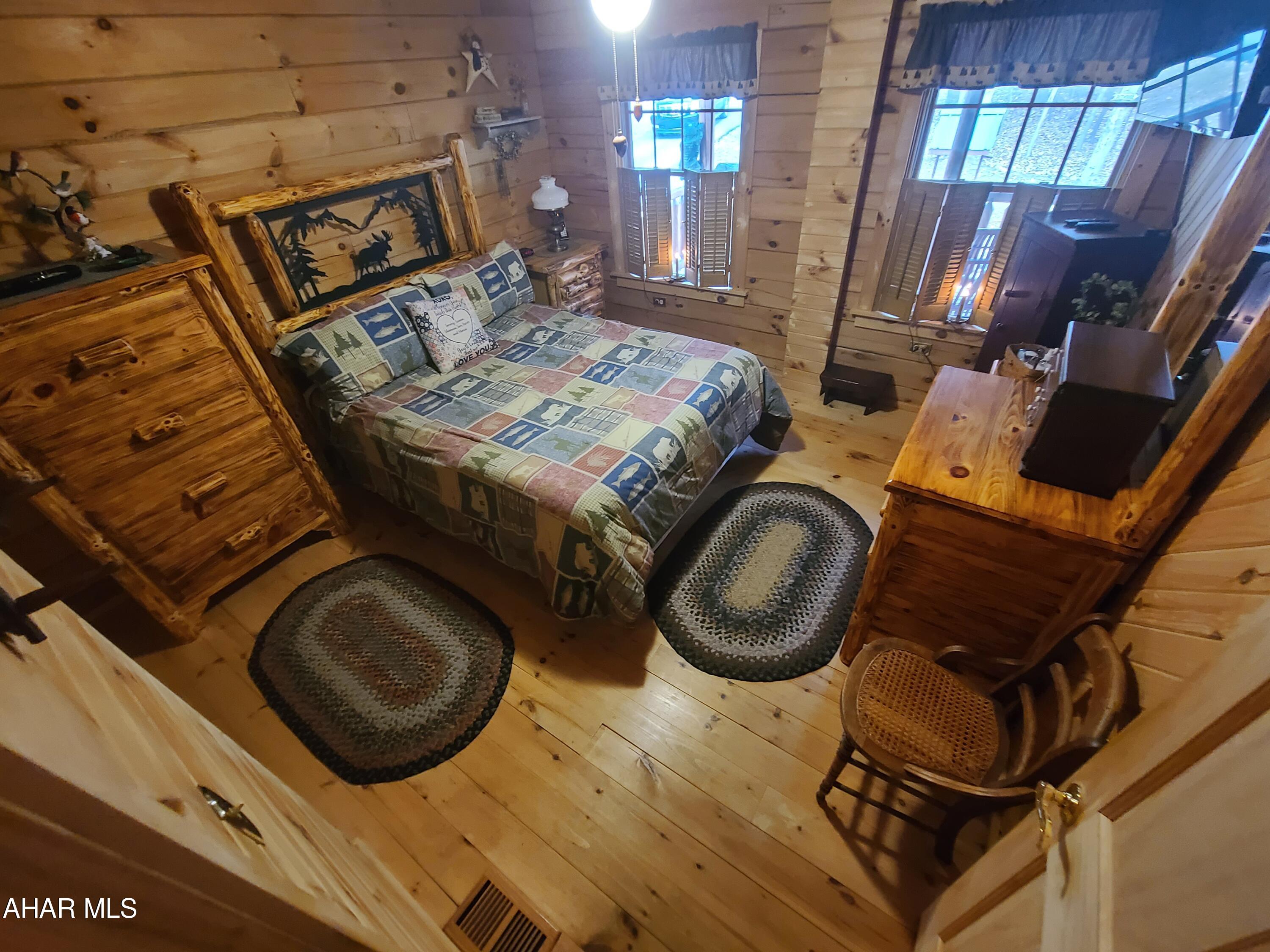 Glendale Yearound - Residential