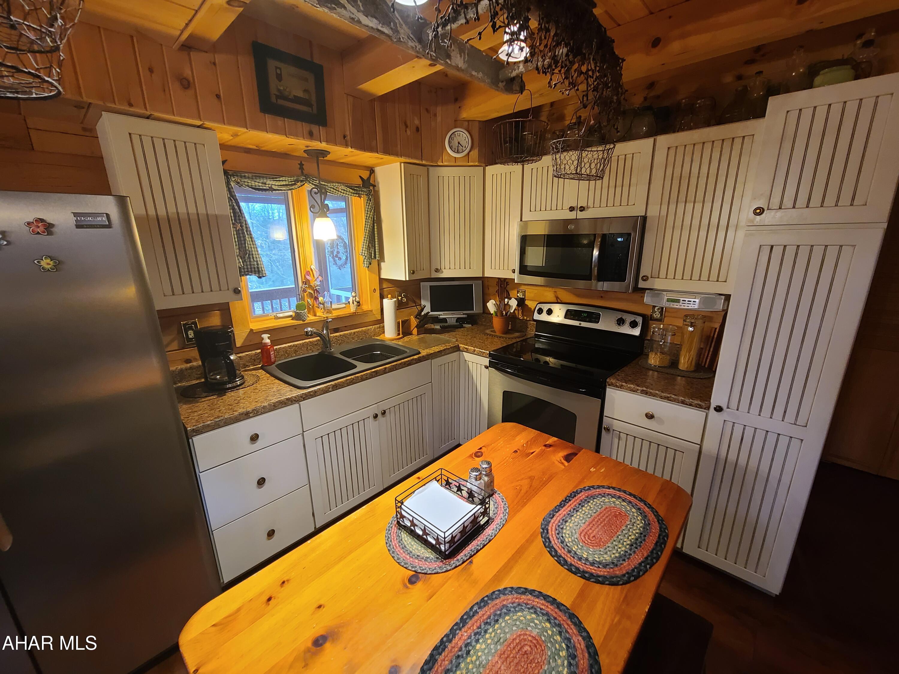 Glendale Yearound - Residential