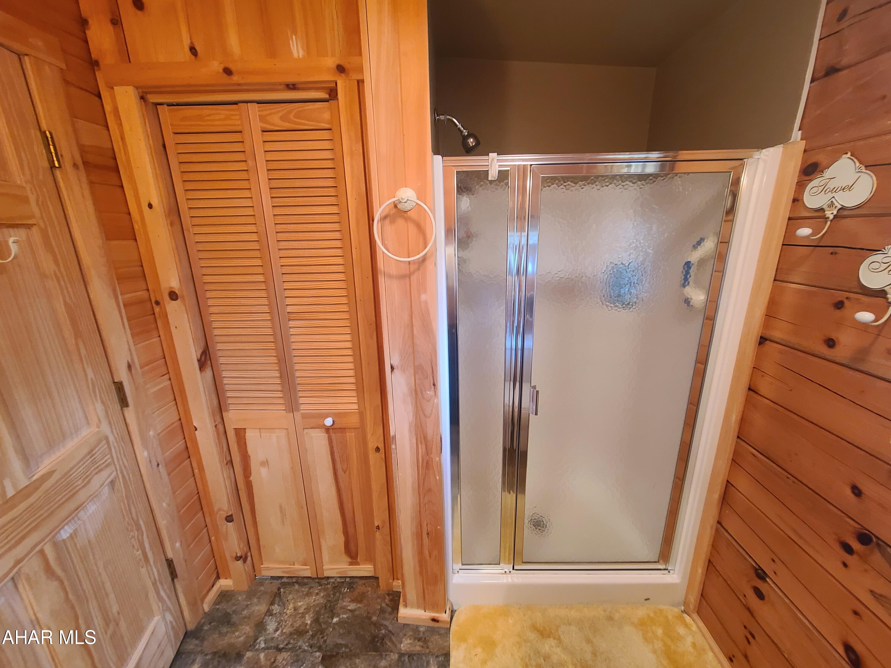 Glendale Yearound - Residential