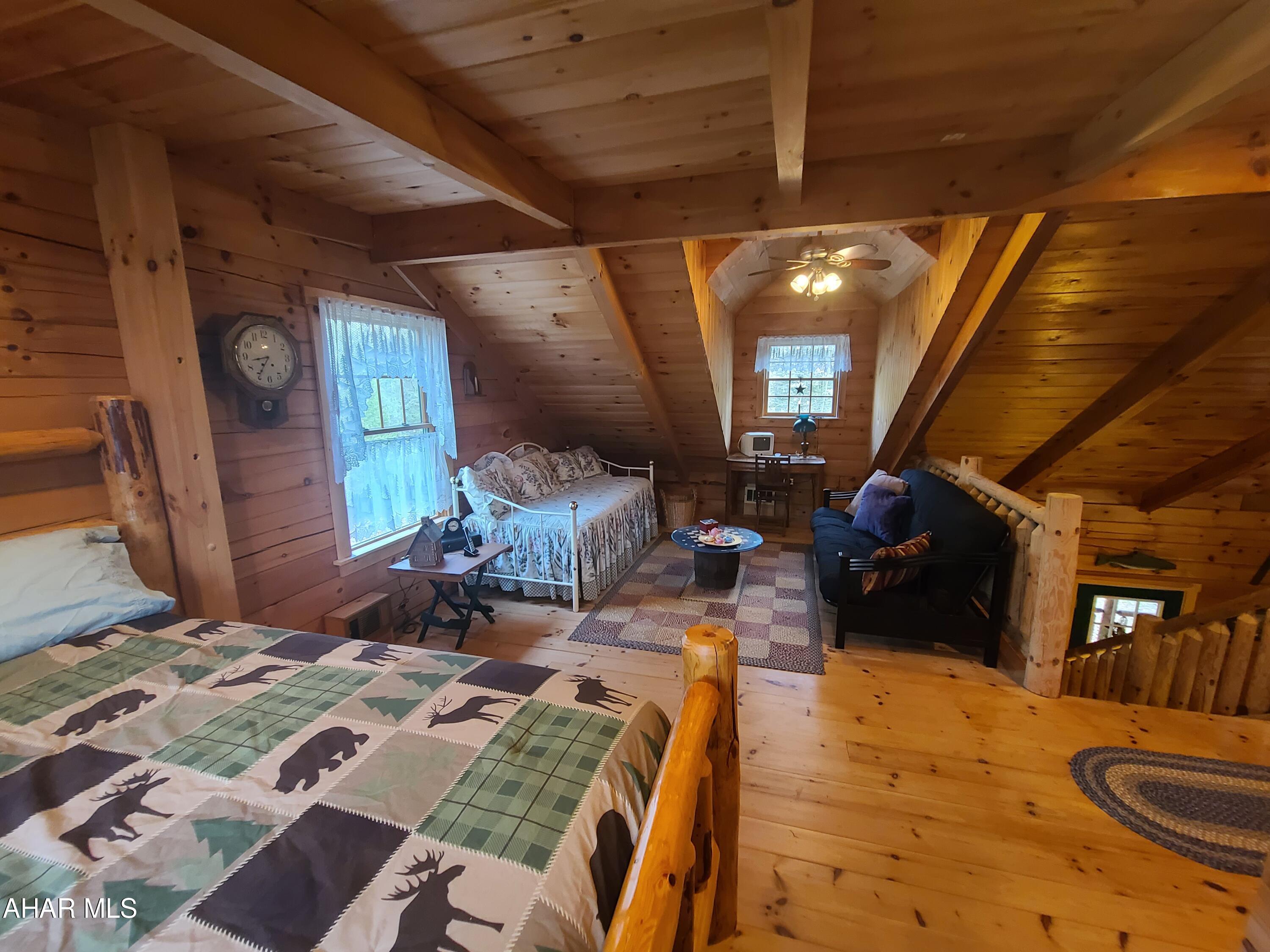 Glendale Yearound - Residential