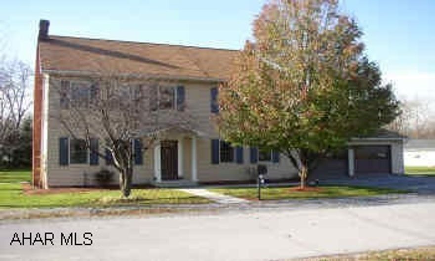 LARGE 2.5 STORY VINYL WITH 3 BR, 2.5 BATH, FINISHED ATTIC ON .7 ACRE LEVEL LOT. CLASSIC 2.5 STORY COMPLETELY REMODELED. 3 BR, 2.5 BATH, FULL ATTIC, 2 CAR ATTACHED GARAGE, LARGE WORKSHOP. LARGE MASTER W/PRIVATE BATH, LARGE FAMILY ROOM, NEW OAK KITCHEN, 2ND FLOOR LAUNDRY.