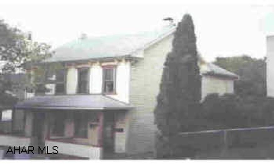 Reasonably priced double house, Separate utilities. Good roof. (2 units) Reasonably priced double house, Separate utilities. Good roof.    (2 units)