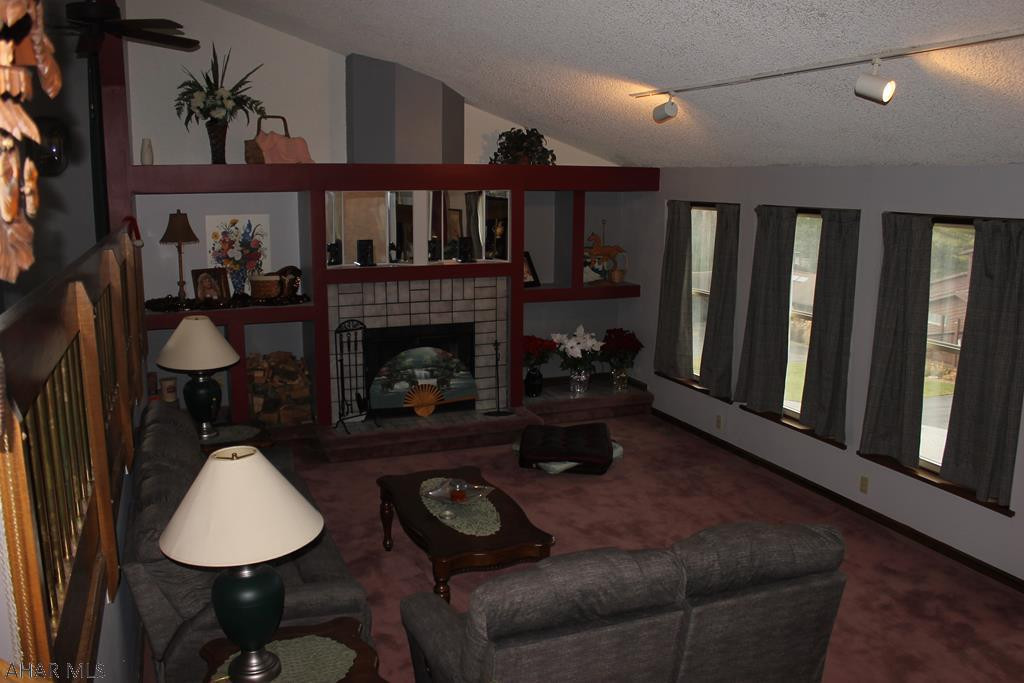 Rolling Hills - Residential