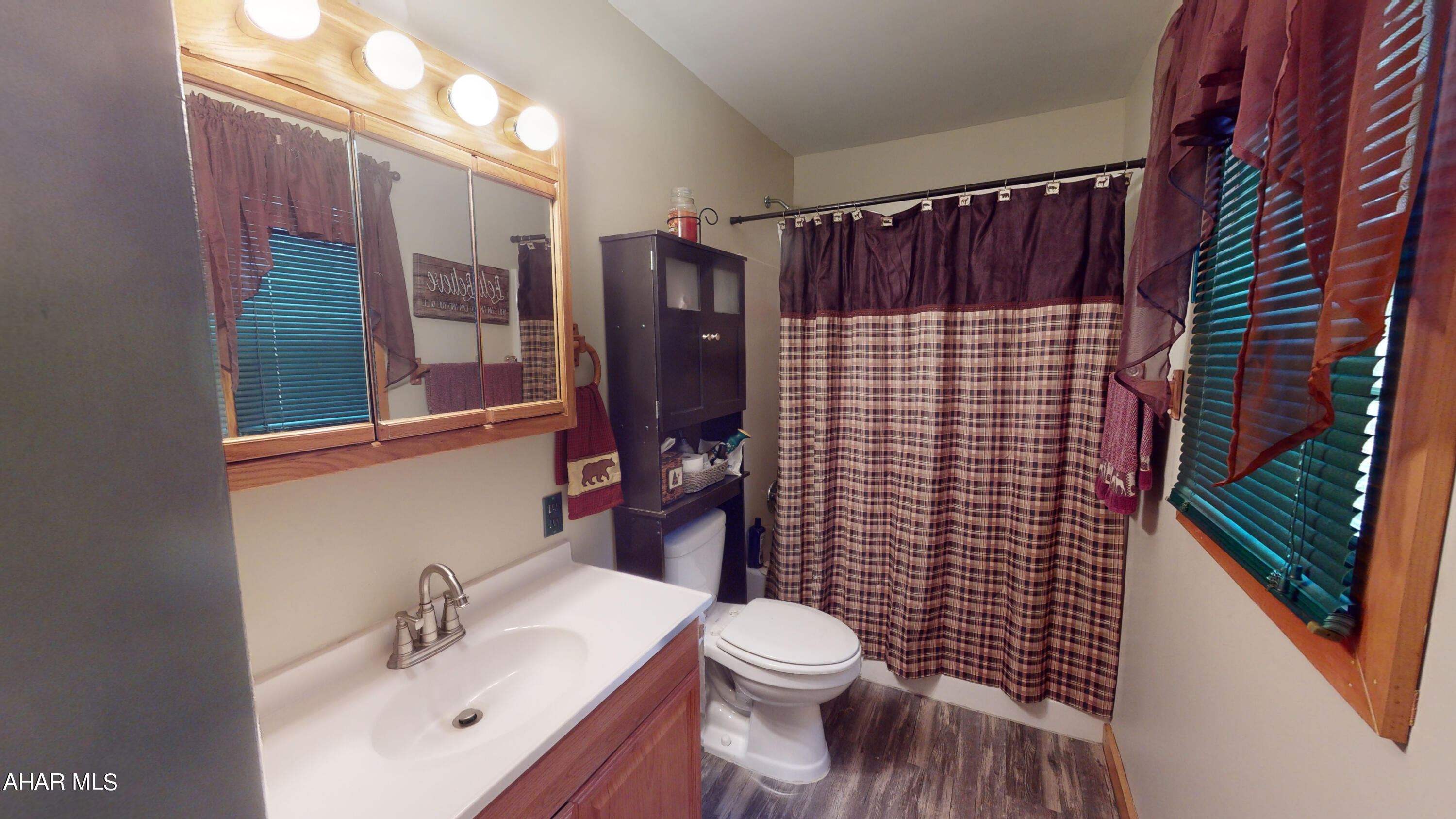 Glendale Yearound - Residential