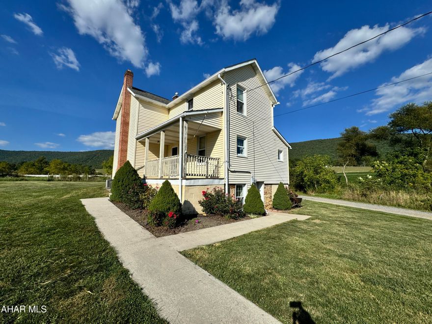 Residential Lease Available! Discover your new home at 4020 Imlertown Road, Bedford. This property boasts three spacious bedrooms, two full bathrooms, an expansive living area, and a large kitchen. It includes a basement for utilities and storage, a flat yard, and ample parking space. The home features forced air heating. The monthly rent is $1,200, with the tenant responsible for all utilities. A security deposit of $1,200 is required.