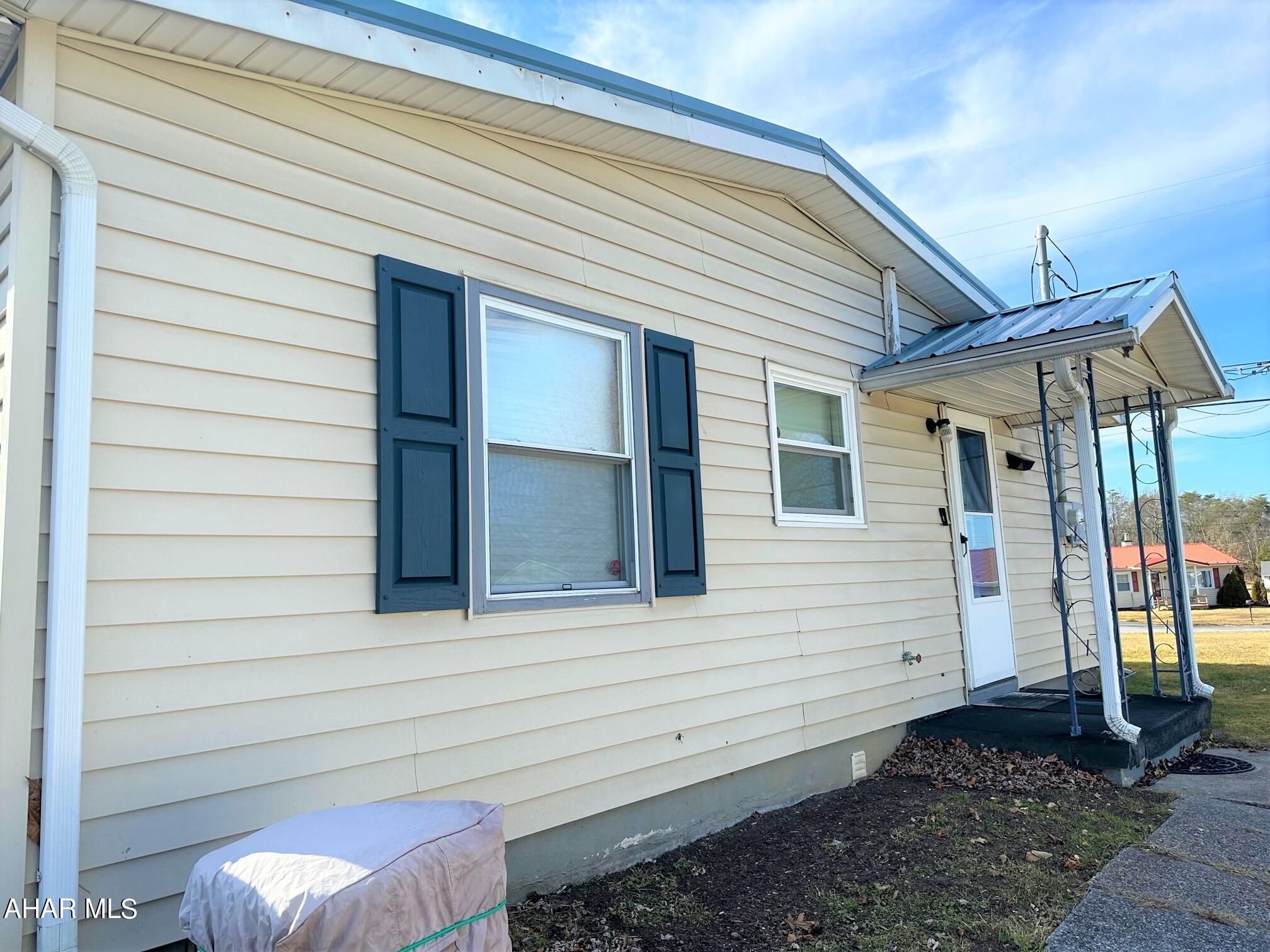 Lakewood Manor - Residential