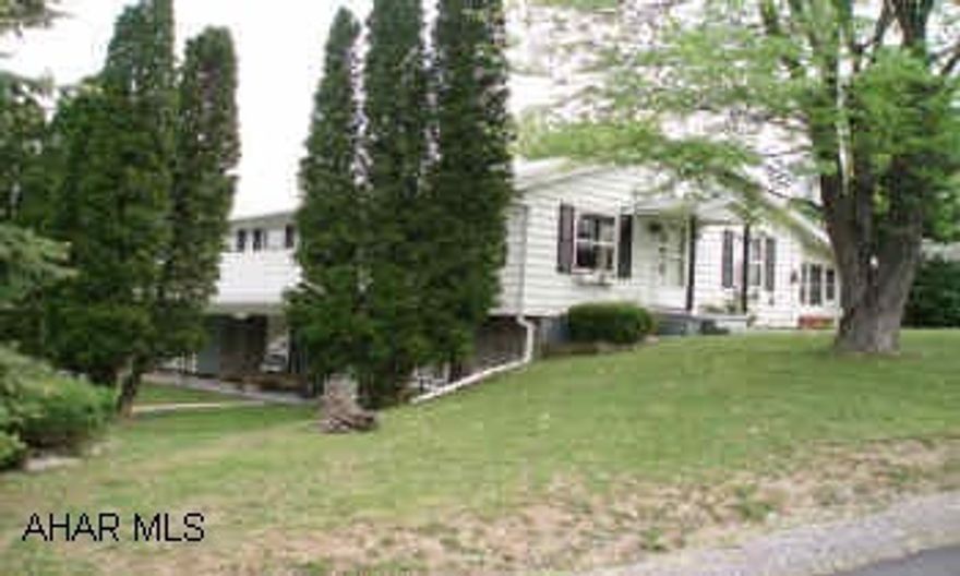 Ranch home in a conveniet location. Walkout finished basement. 2 car attached garage. Possible delayed posession until October.