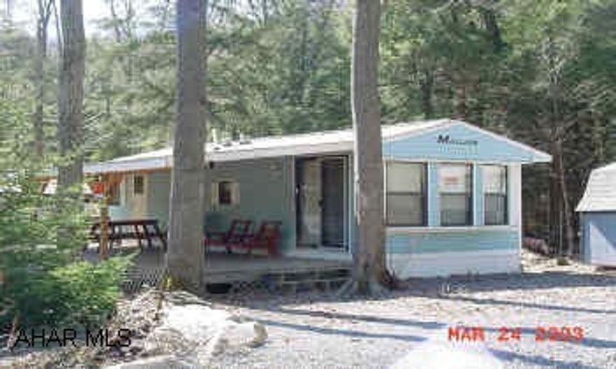 RV Park Model on Deeded Lot  with All the Amenities of Glendale Yearound just  minutes from Prince Gallitzin State Park 12 x 34 Mallard Park Model fully furnished  on large corner lot, covered porch, window air, shed ,  Well maintained.