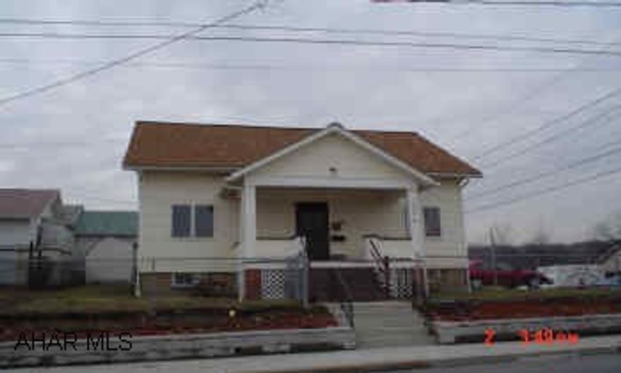 2 story, all new windows, new heating system, new roof, vinyl siding, super view, great curb appeal. Home in fine condition.  A must see at $62,000.