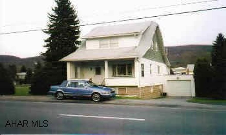 first floor den or 3rd bedroom   central air   zoned highway business  large lot   low taxes  great location  many possibilities  central air  68x146 lot  low taxes 1 car attached garage