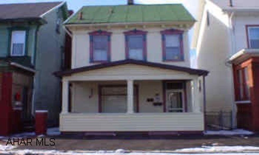 3 Bedrooms, 2 Baths, 1st floor Laundry completely remodeled, 1 Car- detached garage, Fenced yard. 3 Bedrooms, 2 Baths, 1st Floor Laundry completely remodeled, 1 Car-detached garage, Fenced yard.