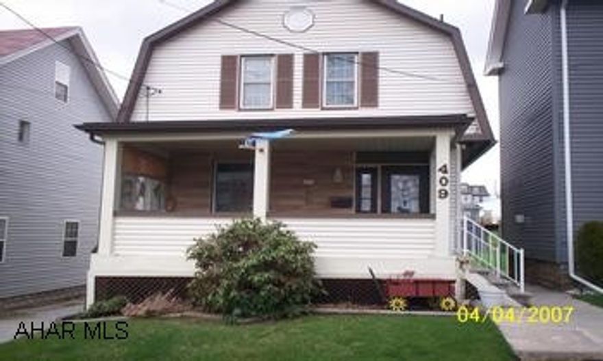 2-Story, 3 Bedrooms, 1.5 Baths, Formal Living Room, Dining Room, Kitchen with Bonus Room, Finished Basment on 30X131 Lot. 2-Story, 3 Bedrooms, 1.5 Baths, Formal Living Room, Dining Room, Kitchen with Bonus Room, Finished Basment on 30X131 Lot.  Immaculate Condition, New Roof, Furnace, Hot Water Tank, Vinyl Siding, Triple Pane Windows, Freshly Painted, Shed 10x16. Move In Condition, Nothing to Do.  Call Dan Laratonda.