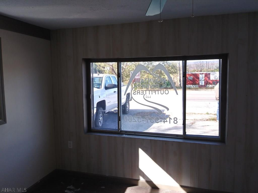 Unknown - Commercial Sale