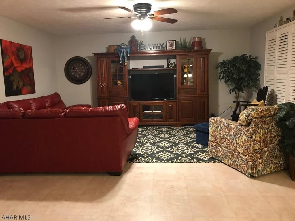 Holliday Heights - Residential