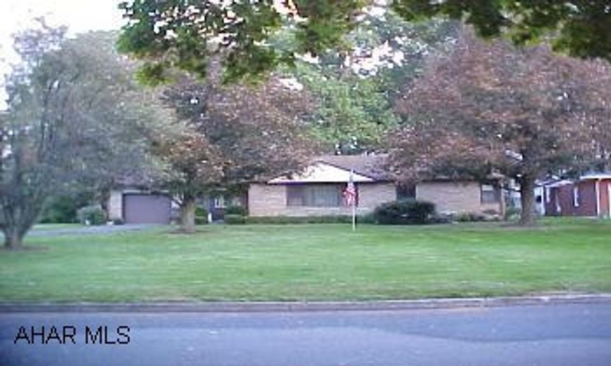 2 Fireplaces, Beautiful Setting, Mature Trees.  (Possession after 12/31/06 unless seller agrees otherwise)  From Roaring Spring to Martinsburg go straight through light, Left at Altoona 1st Bank on to Park Street, Right on Wineland, last house on right. 2 Fireplaces, Beautiful Setting, Mature Trees.  (Possession after 12/31/06 unless seller agrees otherwise).  From Roaring Spring to Martinsburg go straight through light, Left at Altoona 1st Bank on to Park Street, Right on Wineland, last house on right.  J-780