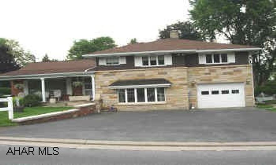 SPACIOUS 4 BR, 2 1/2 BATHS. NEW CUSTOM OAK KITCHEN,  MARBLE WINDOW SILLS, FENCED REAR YARD. TWO FULL ATTICS FOR STORAGE, CEDAR CLOSETS IN BEDROOMS. FRENCH DOORS FROM FAM. ROOM TO 3 SEASON ROOM. FRESH INTERIOR PAINT. HEATED GARAGE. CALL CRYSTAL 931-2470. SPACIOUS 4 BR, 2 1/2 BATHS. NEW  CUSTOM OAK KITCHEN, MARBLE WINDOW SILLS, FENCED REAR YARD. TWO FULL ATTICS FOR STORAGE, CEDAR CLOSETS IN BEDROOMS. FRENCH DOORS FROM FAM. ROOM TO 3 SEASON ROOM. FRESH INTERIOR PAINT. HEATED GARAGE. CALL CRYSTAL 931-2470.