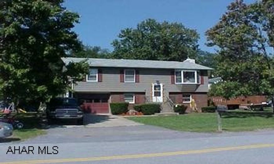 Beautiful Bi-level in great neighborhood.  New SS flue  and wood insert in fireplace.  Newer carpet throughout,vinyl flooring,counter tops.  Remodeled bathroom, new dishwasher, new shed, repainted siding.  Roof 10 yr old.  No flood insurance. Beautiful Bi-level in great neighborhood.  New SS flue  and wood insert in fireplace.  Newer carpet throughout,vinyl flooring,counter tops.  Remodeled bathroom, new dishwasher, new shed, repainted siding.  Roof 10 yr old.  No flood insurance.  Sunroom and Central air.  Underground dog fence.