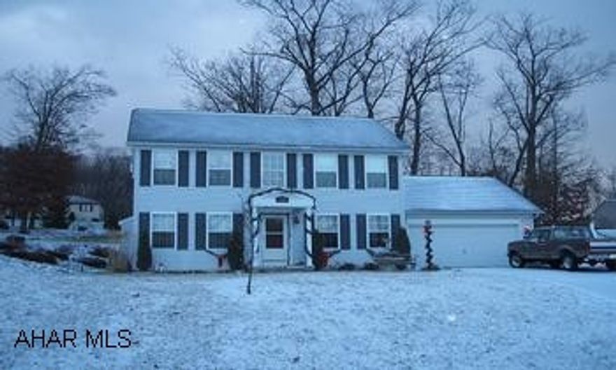 Beautiful 2 Story Home in Chapel Hill.  Formal Living Room and Formal Dining Room!  Family Room and Kitchen Combination with gas fireplace.  Large Master Bedroom with Full Bath and walk in closet. Beautiful 2 Story Home in Chapel Hill.  Formal Living Room and Formal Dining Room!  Family Room and Kitchen Combination with gas fireplace.  Large Master Bedroom with Full Bath and walk in closet.