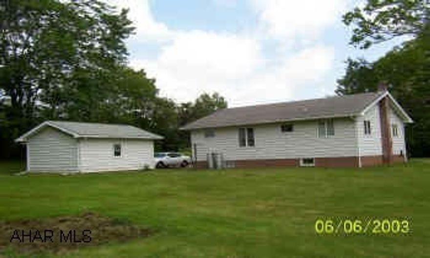 RANCH VINYL SIDED INCLUDED REFRIG, STOVE, WASHER, DRYER