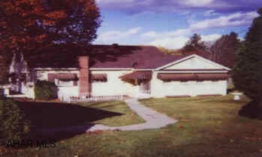 RANCH W/2-CAR DETACHED GAR. PLUS 1 CAR INTEG GAR. NICE RANCH WITH GOOD FLOOR PLAN. HEATED SUN ROOM. FINISHED FAM RM & BATH IN BSMT AREA. PROP IS AN ESTATE BEING SOLD IN AS IS CONDITION.