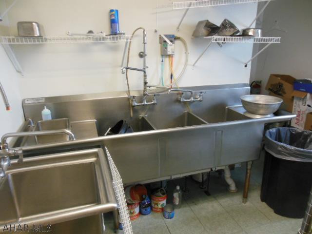 Unknown - Commercial Sale