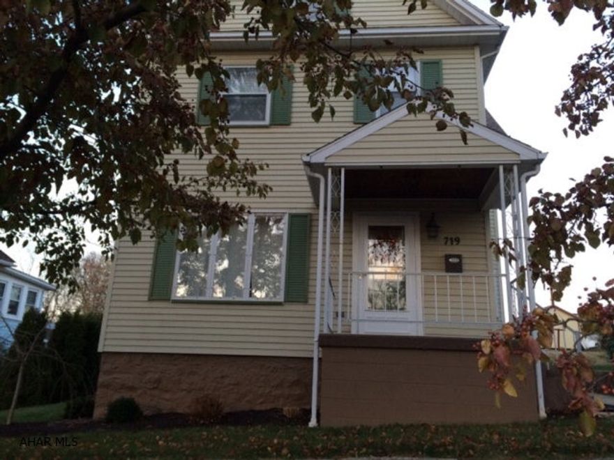 3 bedroom, 2 bath home with tons of updates. Newer roof, completely remodeled upstairs, newer furnace, newer doors, updated kitchen countertops and new appliances. Don't miss this one! Absolutely beautiful and immaculate.