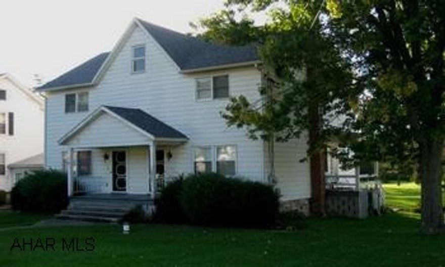 4 Bedroom 2 1/2 Bath home is set up to be a duplex.  Great neighborhood with 1,152 sq. footage of heated garage.  Newer windows, newer carpeting, original hardwood floors, & appliances.  Call Lacy today!!! This 4 bedroom 2 1/2 bath home is set up to be a duplex.  Next to the Manns Choice  Community Center with a playground  & a dead- end street makes this ideal for children.  The garage offers plenty of space with 1,152 square footage for all your toys & various heat sources allow you to tinker all year ong.  This home features newer windows, newer carpeting, original hardwood floors, & appliances!!!! Ideal for the person wanting lost of roo, or a great investiment.  You could live in one side and rent out the other with little effort as it is already set up to be a duplex.   Don't let this amazing opportunity slip away!!!!   Call Lacy today