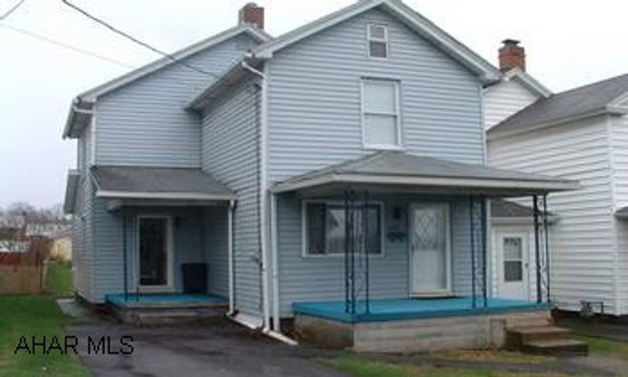 A nicely updated family home, in a great small town.  Newer Roof - Windows - Kitchen.  New Furnace - Large Yard - Off Street Parking.  BEING SOLD "AS IS". A nicely updated family home, in a great small town.  Newer Roof - Windows - Kitchen.  New Furnace - Large Yard - Off Street Parking.  BEING SOLD "AS IS".