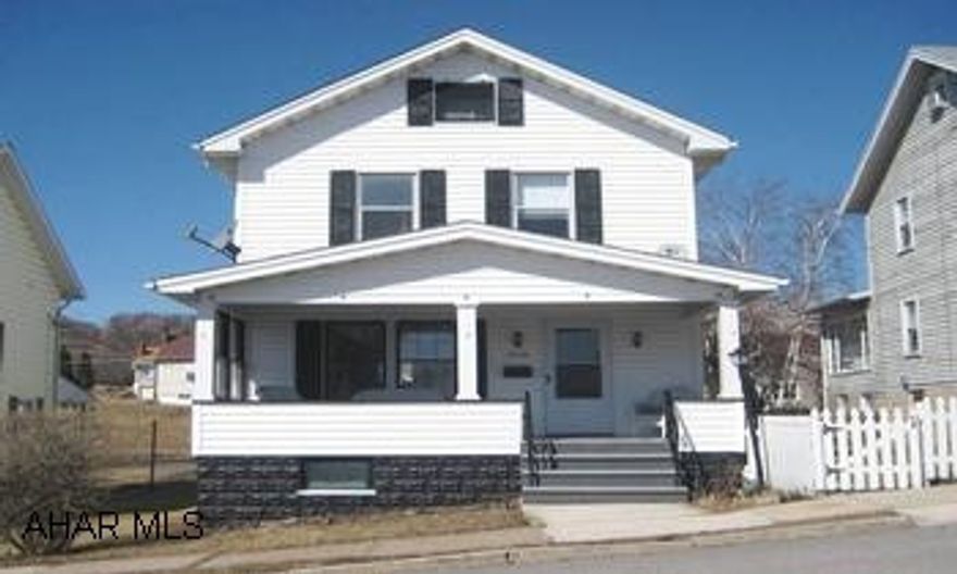 Great starter home with lots of charm! Features 3 bedrooms, 1 newer bath, beautiful living room with gas fireplace, large kitchen, & central air. Call Kerry to schedule a tour 932-4616. Great starter home with lots of charm! Features 3 bedrooms, 1 newer bath, beautiful living room with gas fireplace, large kitchen, & central air. Call Kerry to schedule a tour 932-4616.