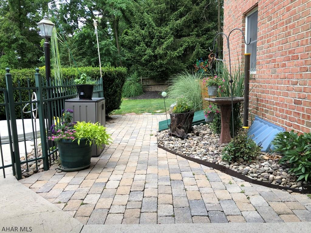 Elmwood - Residential