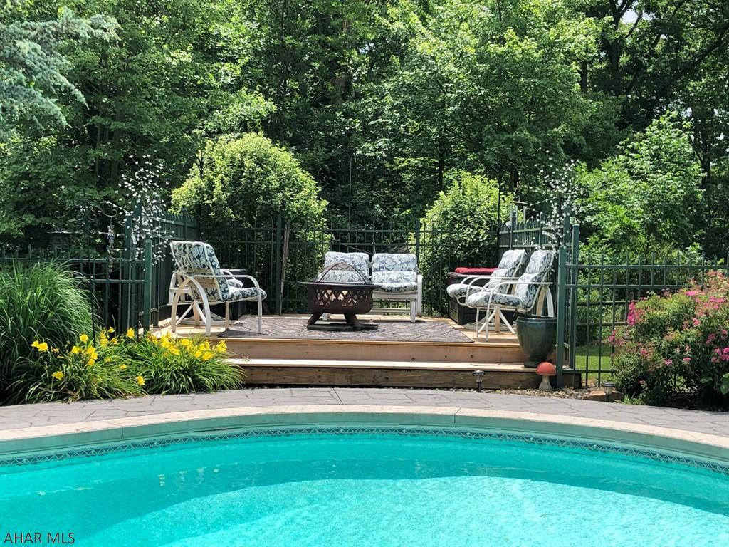 Elmwood - Residential