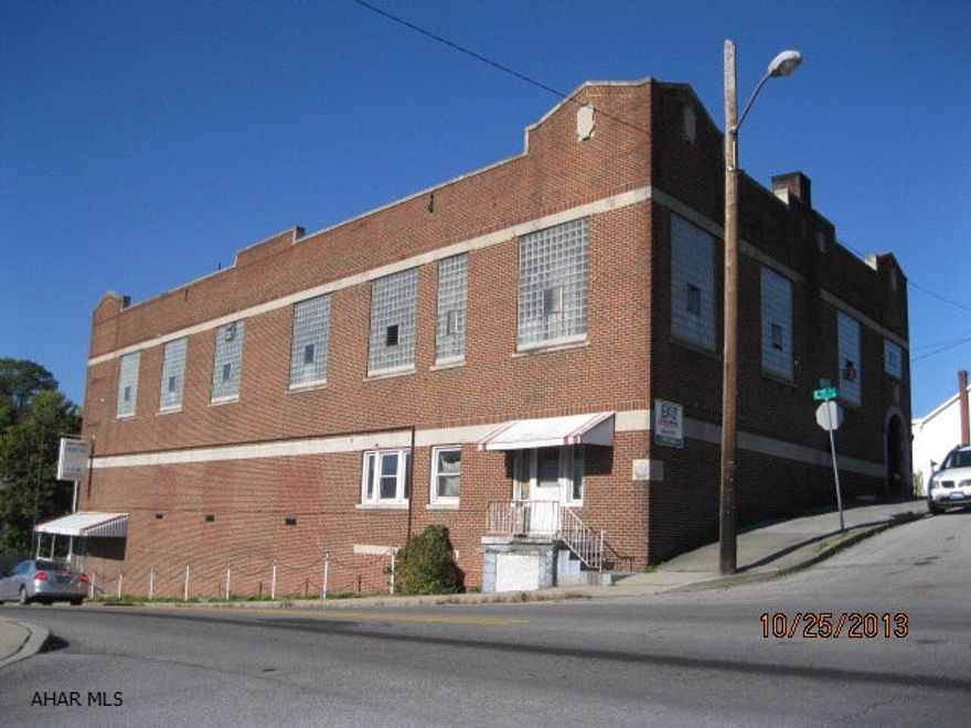 Altoona VFW Post 3 Two level brick that needs refurbished.