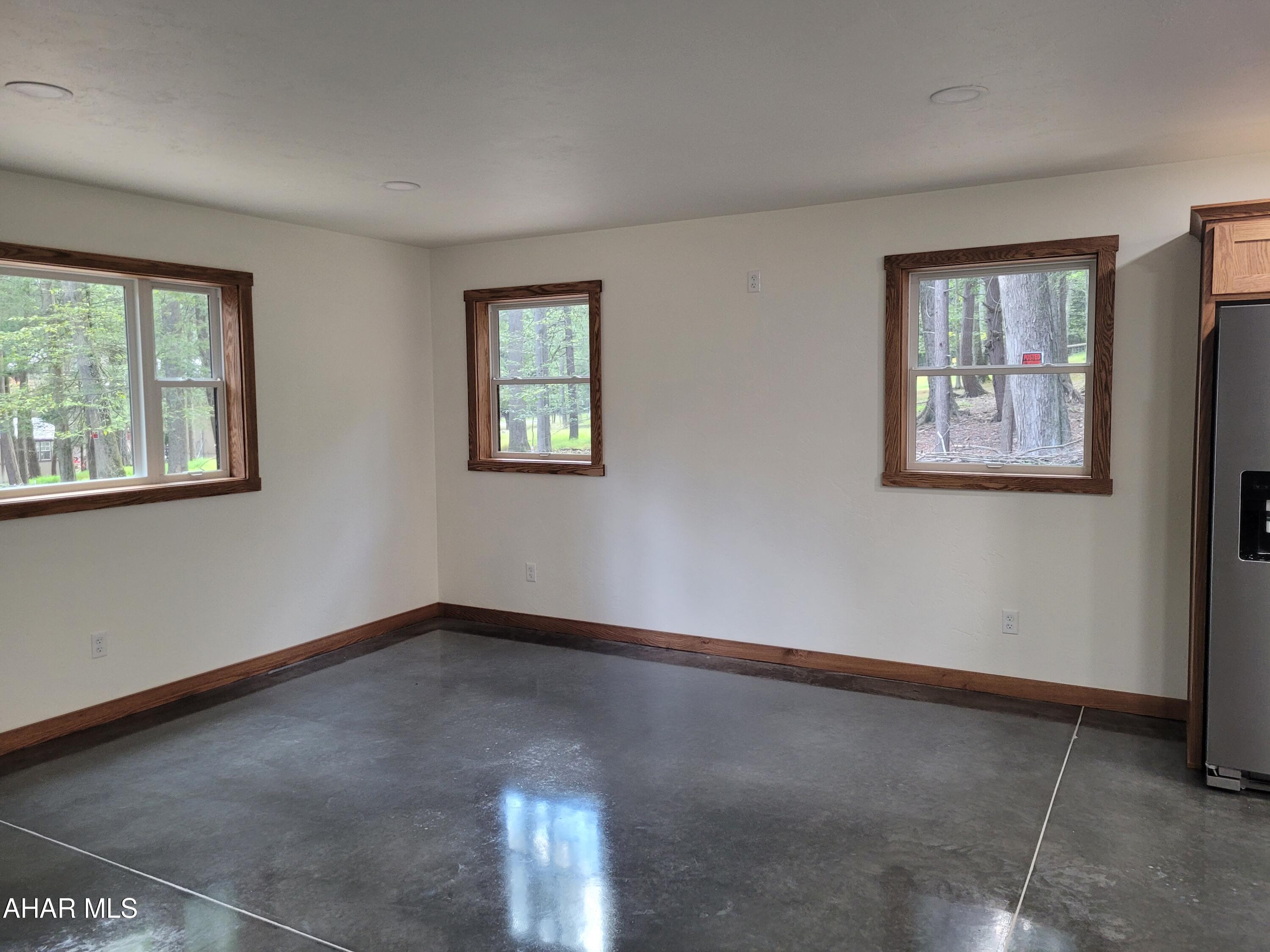 Glendale Yearound - Residential