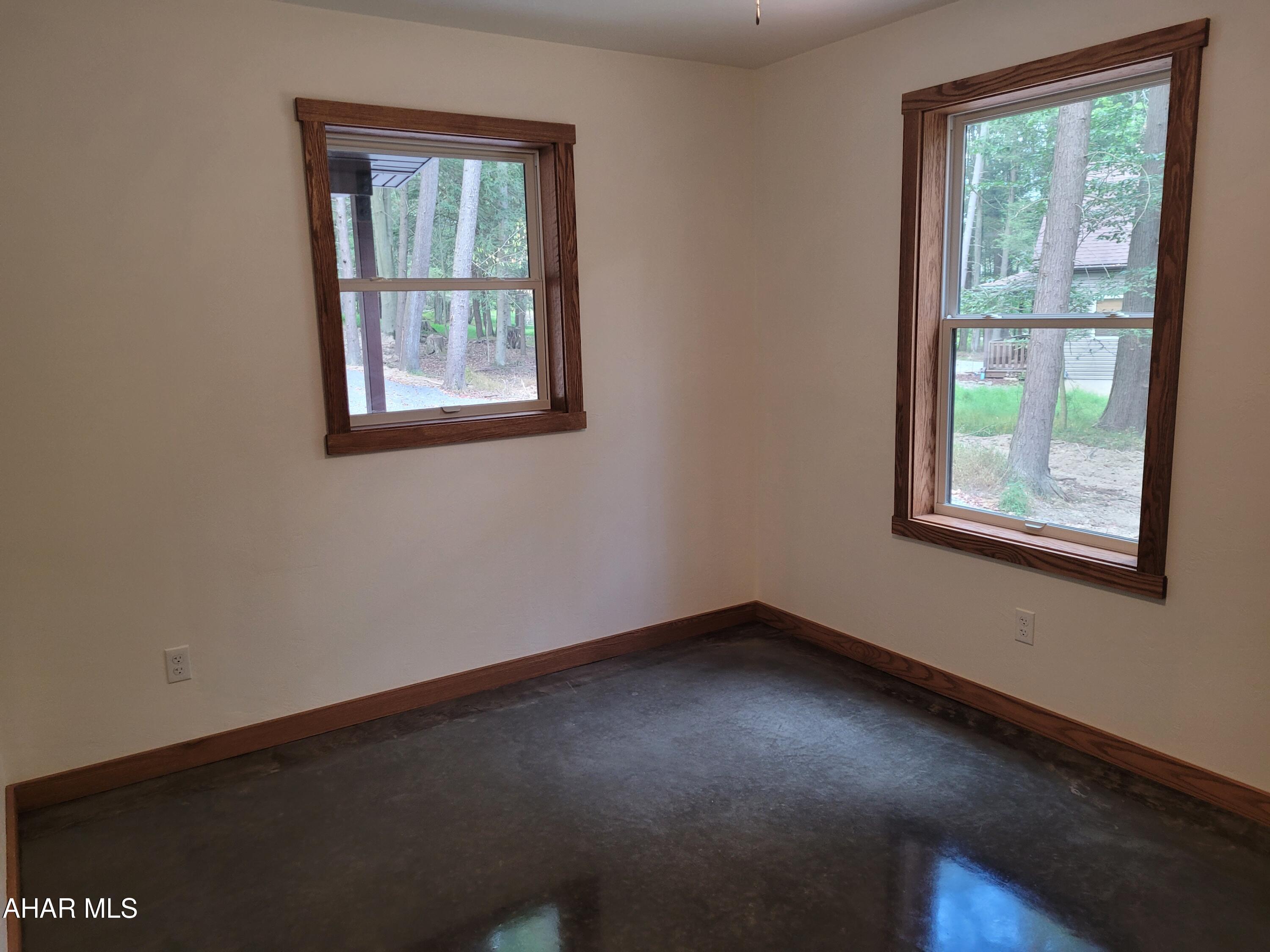 Glendale Yearound - Residential