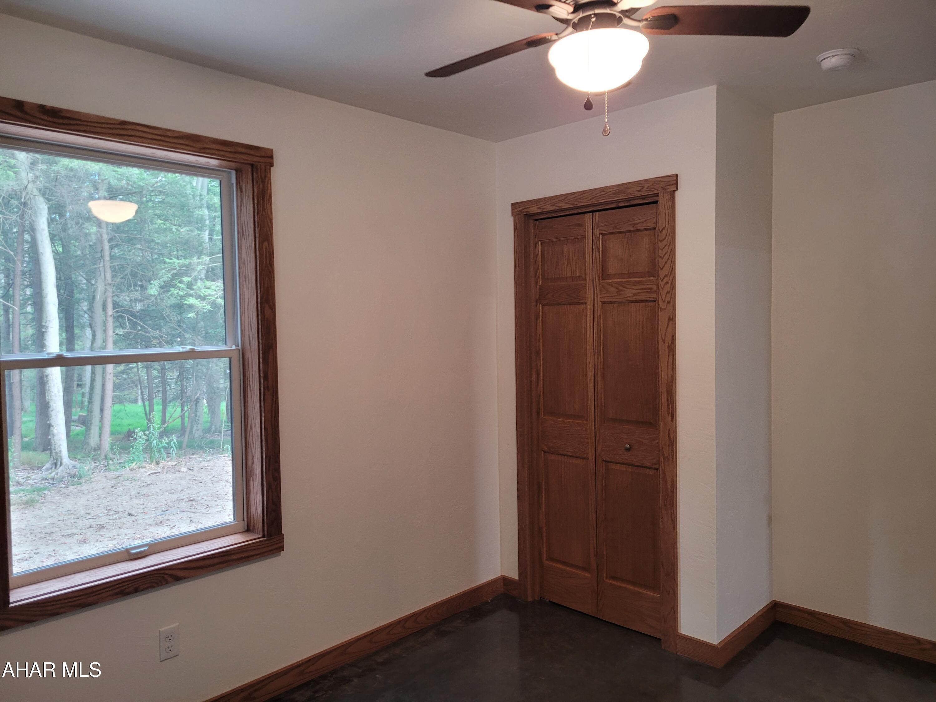 Glendale Yearound - Residential