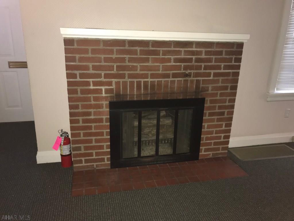Unknown - Commercial Lease