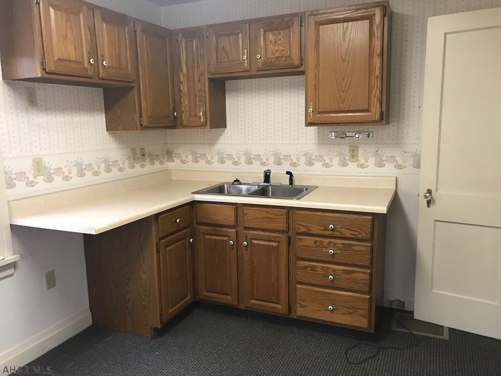 Unknown - Commercial Lease