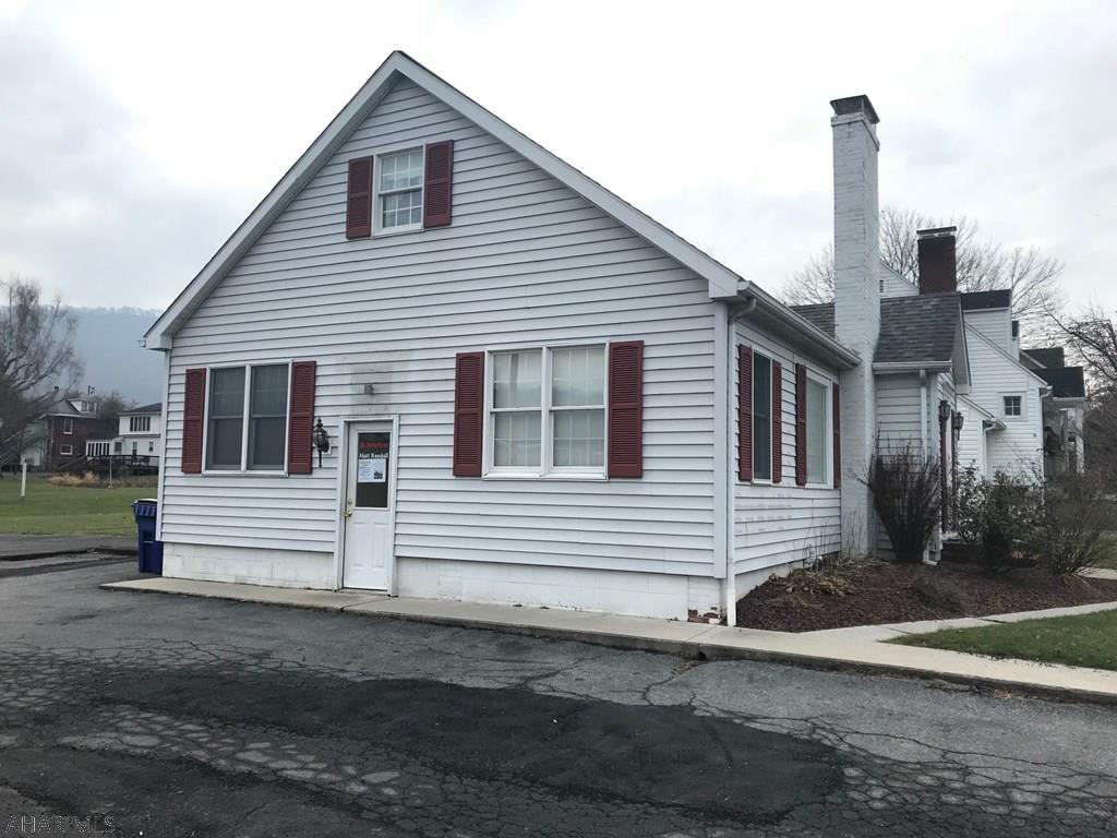 Unknown - Commercial Lease