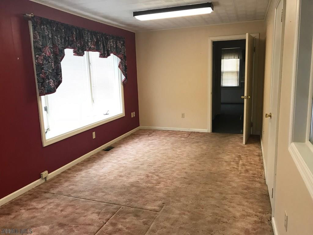 Unknown - Commercial Lease