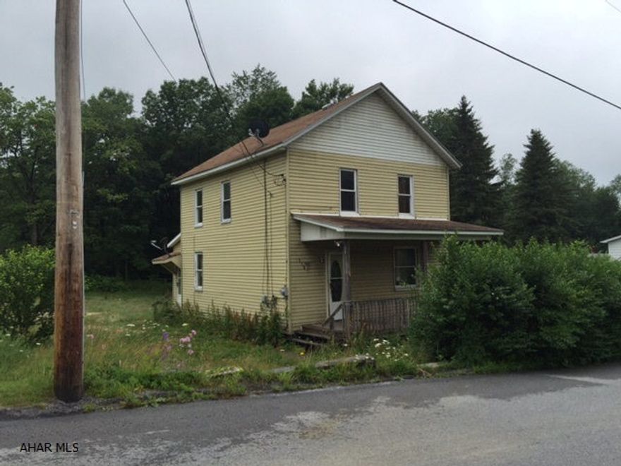 4 Bed, 1 Bath 2 story on a large level lot outside of Dunlo. Lots of potential with this one. See attachment for PAS requirements and WFHM offer submittal information in MLS document section. Please submit all offers to the listing broker/agent. To report any concerns with a listing broker/agent, or to report any property condition or other concern needing escalation (including concerns related to a previously submitted offer), please call: 1-877-617-5274