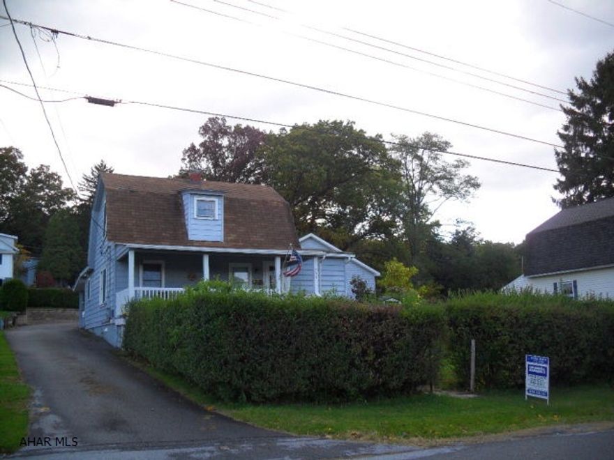 Great Neighborhood! Minutes to shopping and restaurants. Come take a look at this two bedroom one bath home in Lakemont. This home also features a LARGE three car heated garage. Large yard with lots of privacy. Patio to enjoy your coffee.