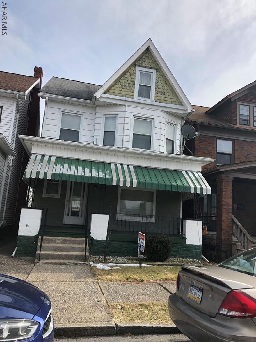 Cute and cozy 2BR/1BA on city lot.  Main bedroom has addl/den-office-closet room behind.  Upgraded windows and electric.  Well cared for and ready to move in!