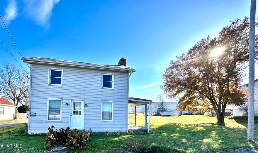 Back on the market due to buyers financing. 
Are you looking for a place to add your personal touches to make a house a home? Are you an investor looking for your next investment? Stop scrolling and check out this charming fixer-upper.  Take advantage of this amazing opportunity to add value and personalize this property to your liking.  Located in a quaint little town, this home offers 3 bedrooms, 2 bathrooms, a cozy fireplace in the living room that leads right into the eat-in kitchen.  There is a convenient main floor laundry area leading to outside.  Once outside you have a nice space for relaxing and entertaining.  Enjoy the advantage of having a 1 car detached garage with additional storage space above.  Whether you're an experienced contractor or a handy homeowner with a keen eye, this property is ready to be transformed into a true gem.