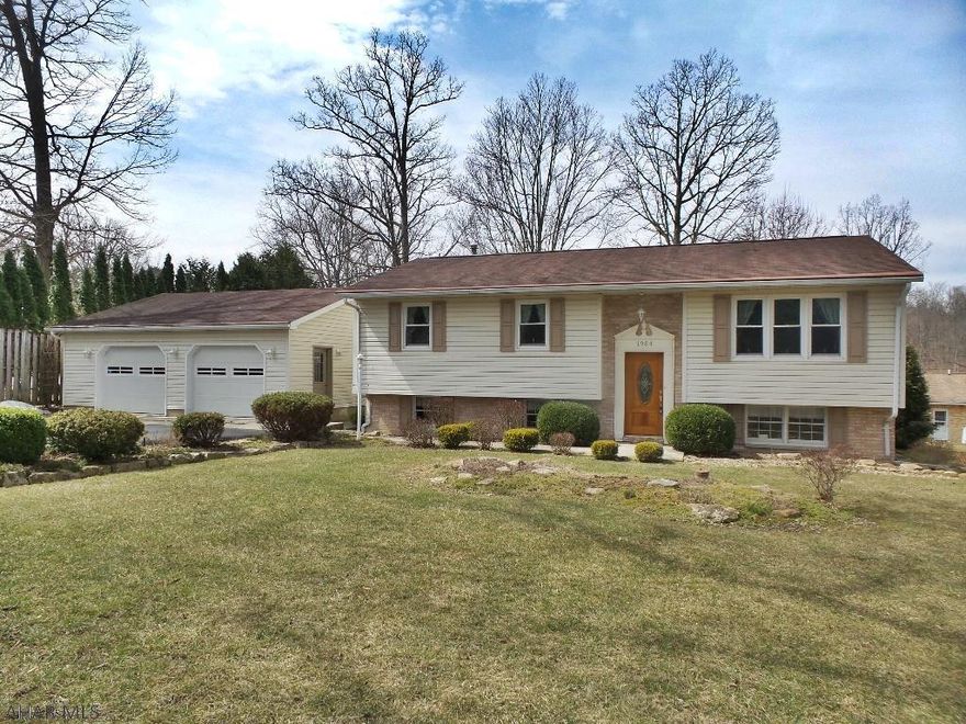 Beautiful Bellmead Area Bi-Level ; 3 bdrms, 2 baths, BA schools, large family room, 3 car garage w/workshop, meticulously kept home, maintenance free exterior covered porch 13x22, call today for sellers property disclosure! You must see this home!