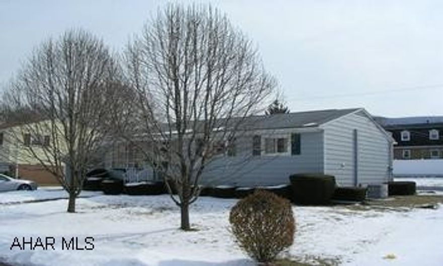 IMMACULATE 3 BEDROOM, 1 STORY HOME ON A LOVELY LOT IN PLEASANT VALLEY. IMMACULATE 3 BEDROOM, 1 STORY HOME ON A LOVELY LOT IN PLEASANT VALLEY.