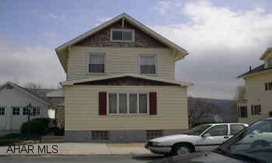 Spacious 3 BR, 1 BA, double lot, newer windows & siding, good mechanics throughout. Spacious 3 BR, 1 BA, double lot, newer windows & siding, good mechanics throughout.